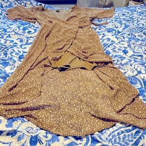 Womens new with tags wrap dress! Tan with white leopard print